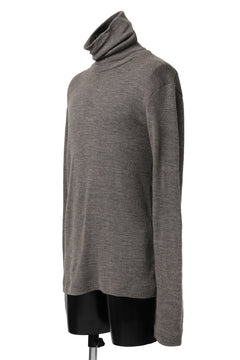 Load image into Gallery viewer, KLASICA SMOKE TURTLE NECK KNIT SWEAT TOP / WEANER WOOL RIB (FAWN)