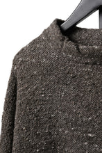 画像をギャラリービューアに読み込む, KLASICA "LIM" POCKET MOCK NECK JUMPER / NATURAL COLORED SHEEP NON DYED WOOL JERSEY (TAUPE)