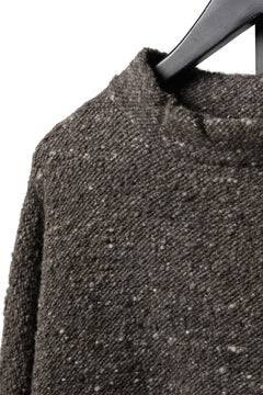 画像をギャラリービューアに読み込む, KLASICA "LIM" POCKET MOCK NECK JUMPER / NATURAL COLORED SHEEP NON DYED WOOL JERSEY (TAUPE)
