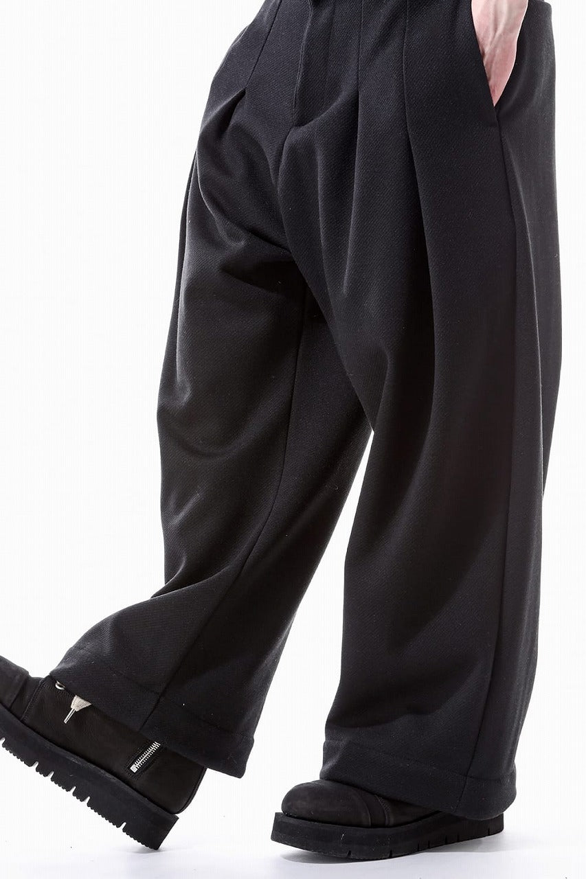 A.F ARTEFACT TUCK WIDE TROUSERS / KNITTED WOOLY TWILL (BLACK)