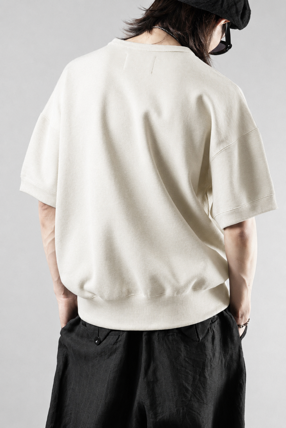 画像をギャラリービューアに読み込む, N/07 CINCHED HEM TOP / RIBBED CARDBOARD KNIT JERSEY (LIGHT BEIGE)