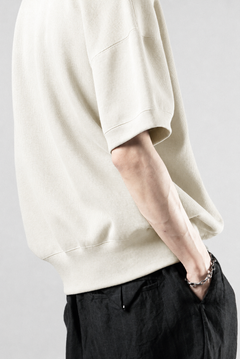 画像をギャラリービューアに読み込む, N/07 CINCHED HEM TOP / RIBBED CARDBOARD KNIT JERSEY (LIGHT BEIGE)