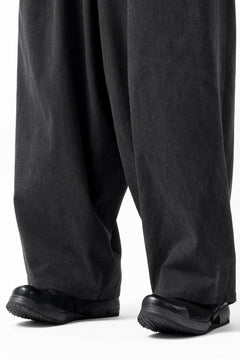 Load image into Gallery viewer, Y&#39;s for men 12 TUCKS WIDE TAPERED PANTS / COTTON HEATHER PIGMENT WASH (GRAY)