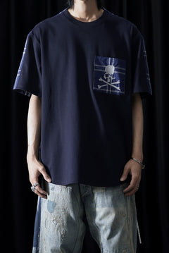画像をギャラリービューアに読み込む, mastermind JAPAN MIXED-FABRIC POCKET SS TEE / REGULAR FIT (NAVY x NAVY)