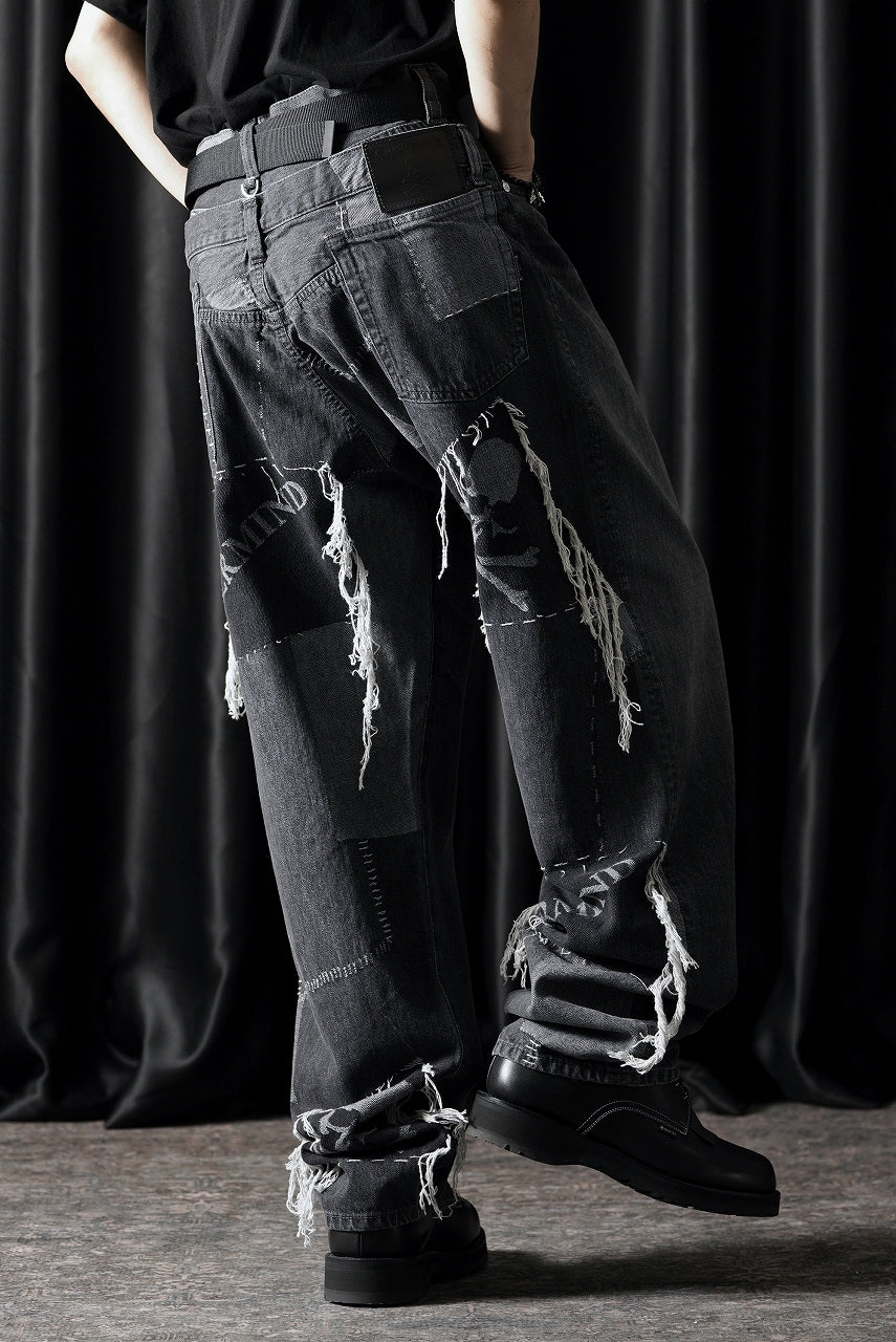 Load image into Gallery viewer, MASTERMIND WORLD PATCHWORK JACQUARD STRAIGHT DENIM PANTS (BLACK)