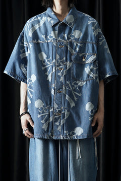 Load image into Gallery viewer, MASTERMIND WORLD ALOHA SS DENIM SHIRT (INDIGO)