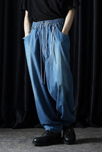 Load image into Gallery viewer, mastermind JAPAN WIDE EASY TROUSERS / LIGHT SMOOTH DENIM (INDIGO)