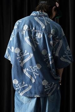 Load image into Gallery viewer, MASTERMIND WORLD ALOHA SS DENIM SHIRT (INDIGO)