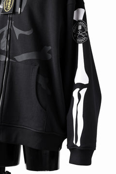 Load image into Gallery viewer, MASTERMIND WORLD x VANSON B-BONE HOODIE (BLACK)