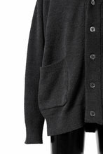 画像をギャラリービューアに読み込む, MASTERMIND WORLD LOUNGE CARDIGAN / SOFTY BOA FLEECE (BLACK x CHARCOAL)