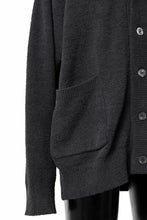 画像をギャラリービューアに読み込む, MASTERMIND WORLD LOUNGE CARDIGAN / SOFTY BOA FLEECE (BLACK x CHARCOAL)