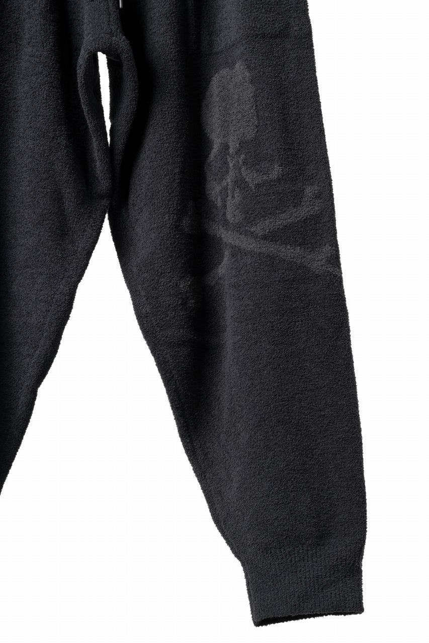 MASTERMIND WORLD LOUNGE LONG PANTS / SOFTY BOA FLEECE (BLACK x CHARCOAL)