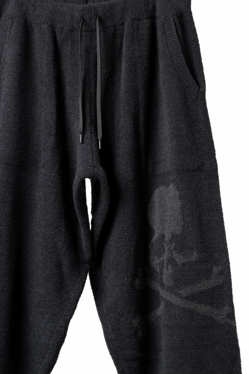 MASTERMIND WORLD LOUNGE LONG PANTS / SOFTY BOA FLEECE (BLACK x CHARCOAL)