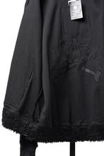 Load image into Gallery viewer, MASTERMIND WORLD SHAGGY CARDIGAN (BLACK)