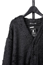 Load image into Gallery viewer, MASTERMIND WORLD SHAGGY CARDIGAN (BLACK)