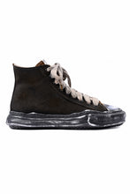 Load image into Gallery viewer, ISAMU KATAYAMA BACKLASH xx Maison MIHARA YASUHIRO “PETERSON” OG SOLE STEER SUEDE GARMENT-DYED HIGH-TOP SNEAKER (BLACK)