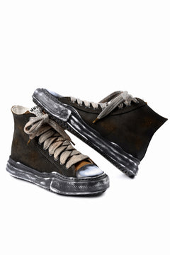 Load image into Gallery viewer, ISAMU KATAYAMA BACKLASH xx Maison MIHARA YASUHIRO “PETERSON” OG SOLE STEER SUEDE GARMENT-DYED HIGH-TOP SNEAKER (BLACK)