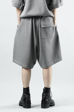 Load image into Gallery viewer, N/07 2 TUCKS EASY SHORTS / RIBBED CARDBOARD KNIT JERSEY (GREY)