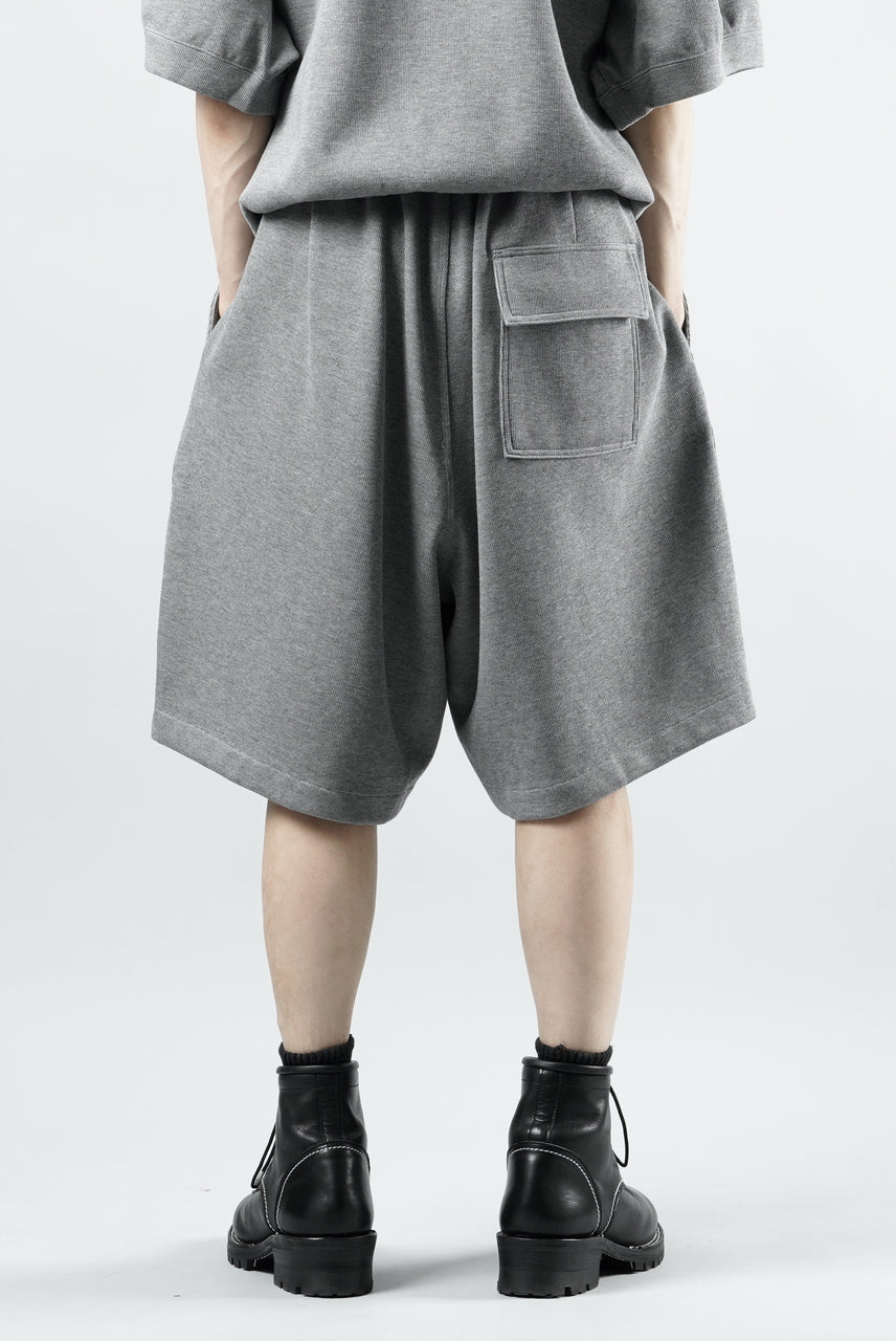 Load image into Gallery viewer, N/07 2 TUCKS EASY SHORTS / RIBBED CARDBOARD KNIT JERSEY (GREY)