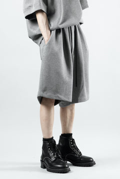 Load image into Gallery viewer, N/07 2 TUCKS EASY SHORTS / RIBBED CARDBOARD KNIT JERSEY (GREY)