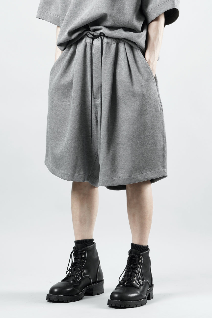 Load image into Gallery viewer, N/07 2 TUCKS EASY SHORTS / RIBBED CARDBOARD KNIT JERSEY (GREY)