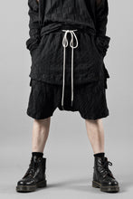 画像をギャラリービューアに読み込む, A.F ARTEFACT GRADIENT PLAID PATTERN LAYERED SHORTS (BLACK)