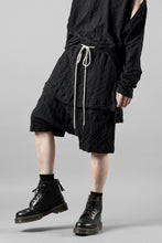 画像をギャラリービューアに読み込む, A.F ARTEFACT GRADIENT PLAID PATTERN LAYERED SHORTS (BLACK)