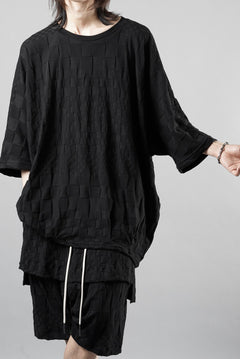 画像をギャラリービューアに読み込む, A.F ARTEFACT GRADIENT PLAID PATTERN DOLMAN TEE (BLACK)