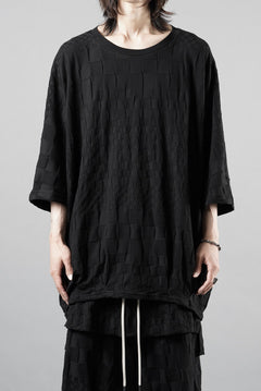 画像をギャラリービューアに読み込む, A.F ARTEFACT GRADIENT PLAID PATTERN DOLMAN TEE (BLACK)