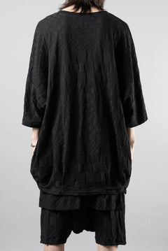 画像をギャラリービューアに読み込む, A.F ARTEFACT GRADIENT PLAID PATTERN DOLMAN TEE (BLACK)