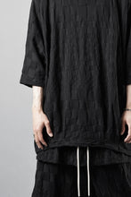 画像をギャラリービューアに読み込む, A.F ARTEFACT GRADIENT PLAID PATTERN DOLMAN TEE (BLACK)