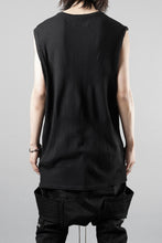 画像をギャラリービューアに読み込む, A.F ARTEFACT DEFORMED STRIPE PATTERN TANK TOP (BLACK)