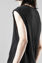 画像をギャラリービューアに読み込む, A.F ARTEFACT DEFORMED STRIPE PATTERN TANK TOP (BLACK)