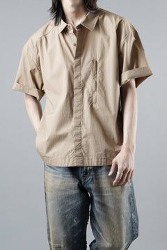 Load image into Gallery viewer, entire studios ZIP POCKET SHORT SLEEVE SHIRT (CAMEL)