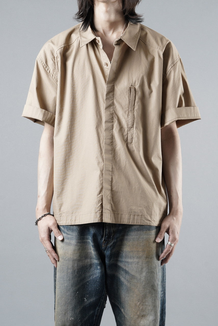 Load image into Gallery viewer, entire studios ZIP POCKET SHORT SLEEVE SHIRT (CAMEL)