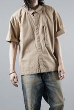 Load image into Gallery viewer, entire studios ZIP POCKET SHORT SLEEVE SHIRT (CAMEL)