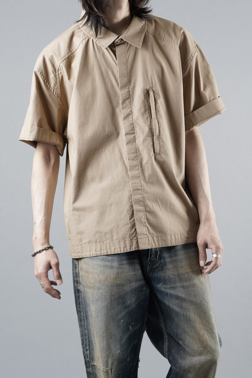 Load image into Gallery viewer, entire studios ZIP POCKET SHORT SLEEVE SHIRT (CAMEL)