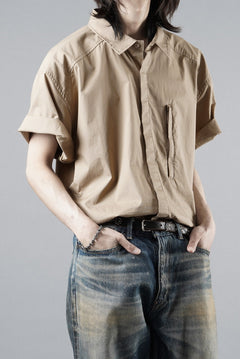 Load image into Gallery viewer, entire studios ZIP POCKET SHORT SLEEVE SHIRT (CAMEL)