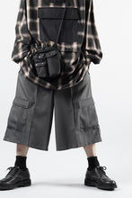 画像をギャラリービューアに読み込む, F/CE. TWIST POLYESTER WIDE SHORTS (GREY)
