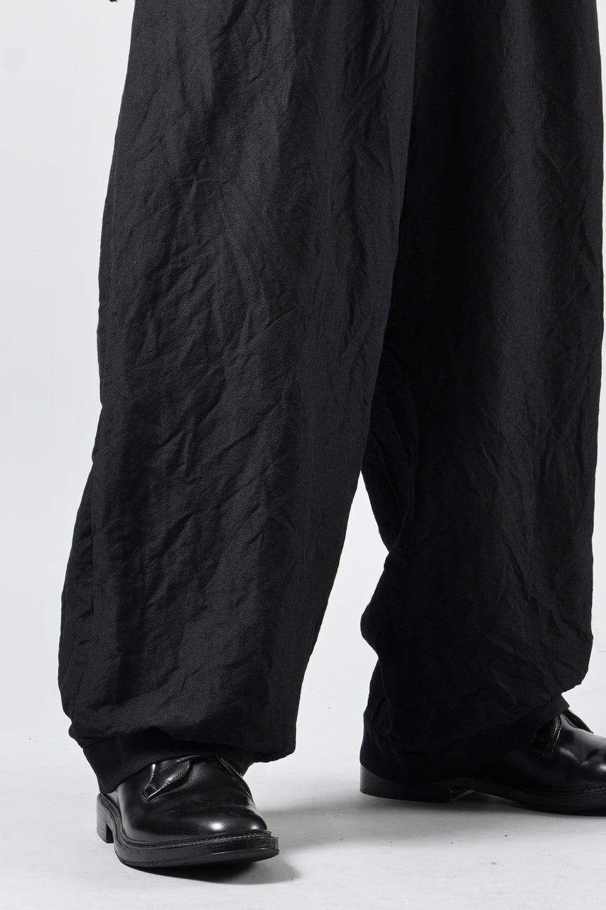 画像をギャラリービューアに読み込む, KLASICA "GL GOSSE-NN" RE DESIGNED BARREL TROUSERS / "NANAKO" WOVEN OXFORD (BLACK)
