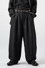 画像をギャラリービューアに読み込む, KLASICA "GL GOSSE-NN" RE DESIGNED BARREL TROUSERS / "NANAKO" WOVEN OXFORD (BLACK)