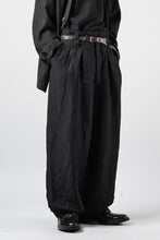 画像をギャラリービューアに読み込む, KLASICA "GL GOSSE-NN" RE DESIGNED BARREL TROUSERS / "NANAKO" WOVEN OXFORD (BLACK)