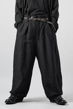 画像をギャラリービューアに読み込む, KLASICA "GL GOSSE-NN" RE DESIGNED BARREL TROUSERS / "NANAKO" WOVEN OXFORD (BLACK)