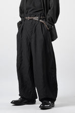 画像をギャラリービューアに読み込む, KLASICA "GL GOSSE-NN" RE DESIGNED BARREL TROUSERS / "NANAKO" WOVEN OXFORD (BLACK)