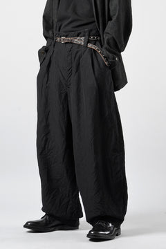 画像をギャラリービューアに読み込む, KLASICA "GL GOSSE-NN" RE DESIGNED BARREL TROUSERS / "NANAKO" WOVEN OXFORD (BLACK)