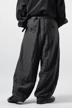 画像をギャラリービューアに読み込む, KLASICA "GL GOSSE-NN" RE DESIGNED BARREL TROUSERS / "NANAKO" WOVEN OXFORD (GREY)