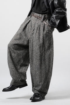 画像をギャラリービューアに読み込む, KLASICA "GL GOSSE-HS" RE DESIGNED BARREL TROUSERS / SOAKED HOMESPUN TWEED (GRAVEL)