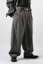 画像をギャラリービューアに読み込む, KLASICA "GL GOSSE-HS" RE DESIGNED BARREL TROUSERS / SOAKED HOMESPUN TWEED (GRAVEL)
