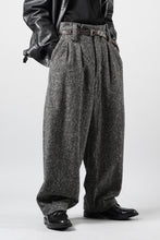 画像をギャラリービューアに読み込む, KLASICA "GL GOSSE-HS" RE DESIGNED BARREL TROUSERS / SOAKED HOMESPUN TWEED (GRAVEL)
