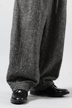 画像をギャラリービューアに読み込む, KLASICA "GL GOSSE-HS" RE DESIGNED BARREL TROUSERS / SOAKED HOMESPUN TWEED (GRAVEL)